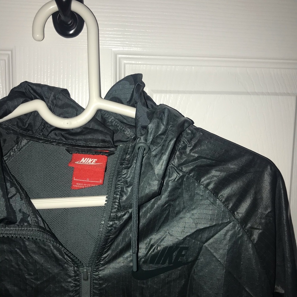 Women’s Nike Windbreaker